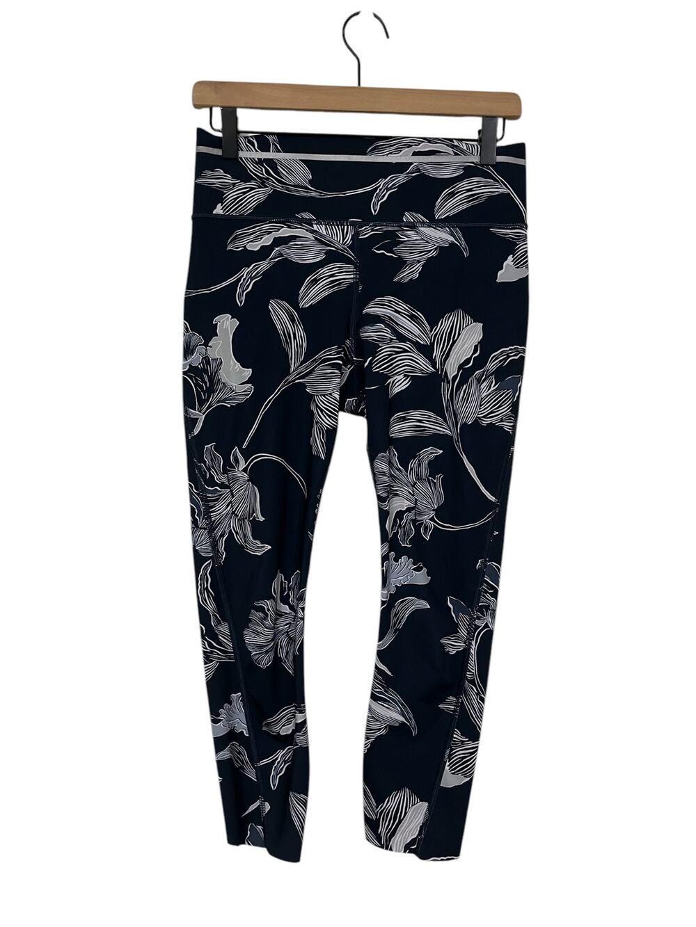 Athleta Womens Sonic Capri Leggings Dark Blue Floral Yoga Athletic Size Small